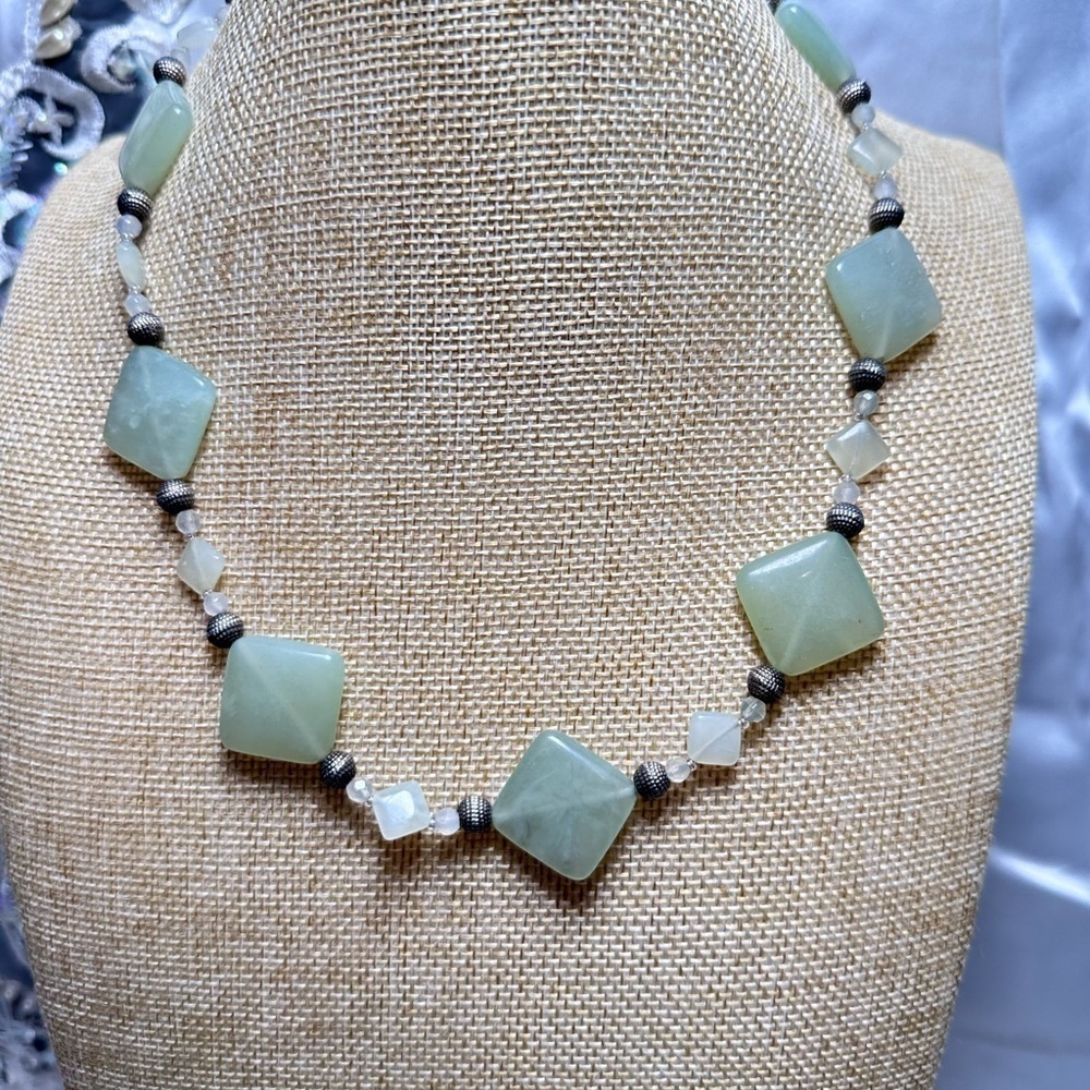 Elegant Green Serpentine and Quartz Natural Gemstones Stone Necklace 4018 P